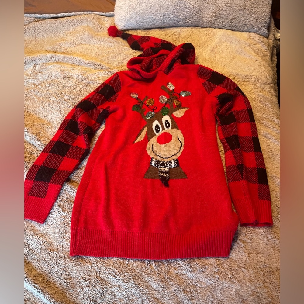 Christmas sweater/dress/hoodie. Size tag has been removed. Fits M/L